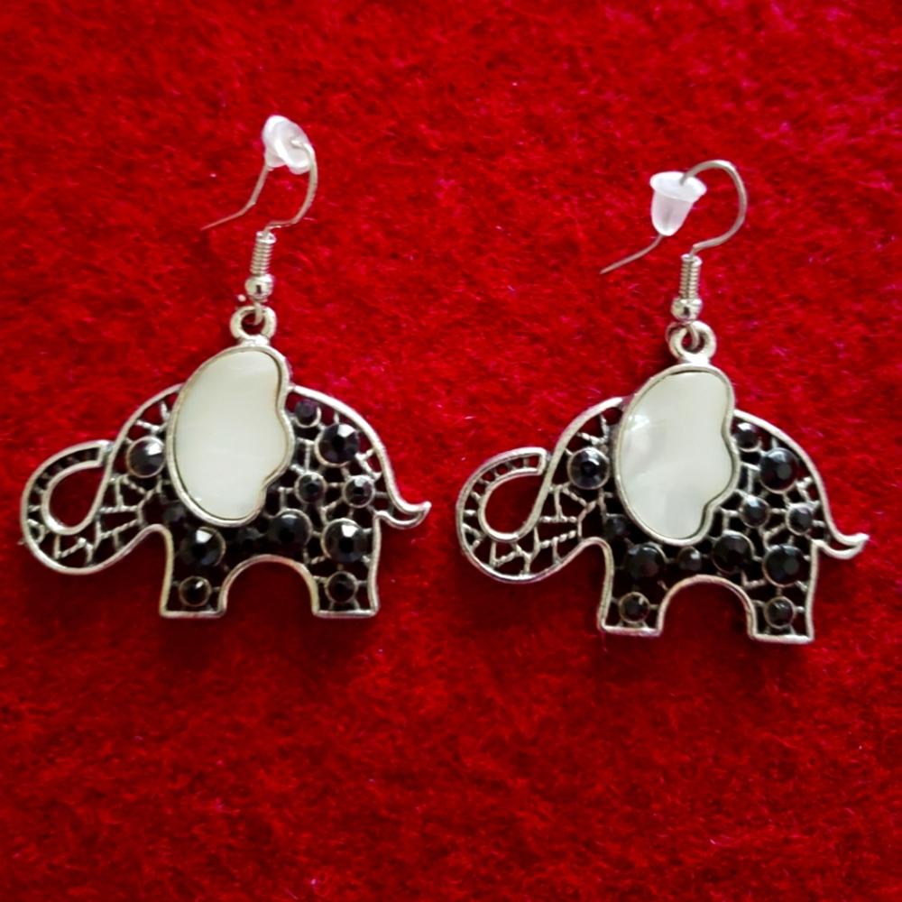Elephant Earrings Black Stones with Shell Inlays NWOT